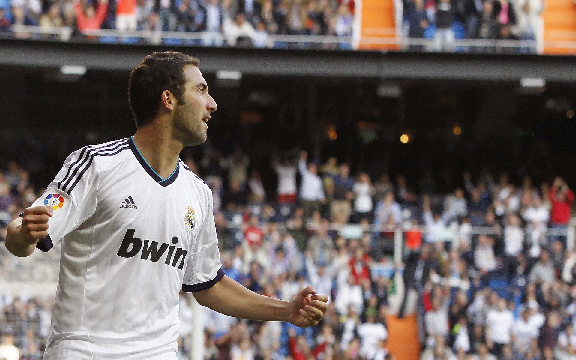 雄鹰振翅与字母称王,当NBA狂胜遇见西甲德比的统治时刻